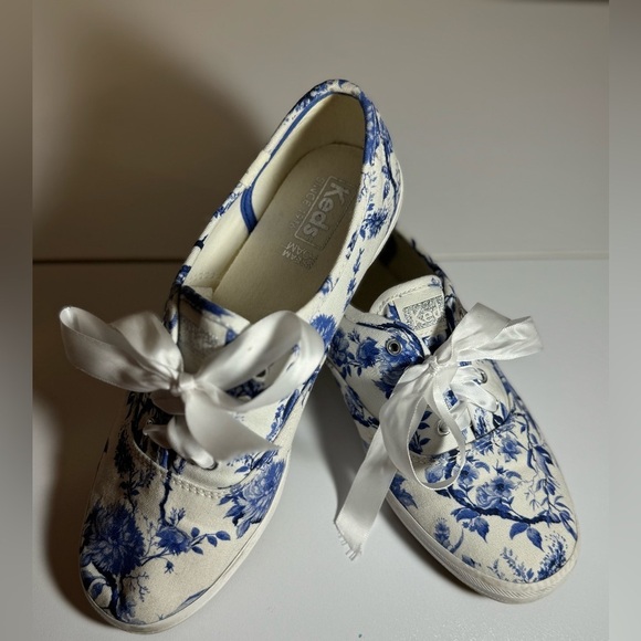 Keds Women's Blue and White Floral Sneakers - Picture 9 of 9